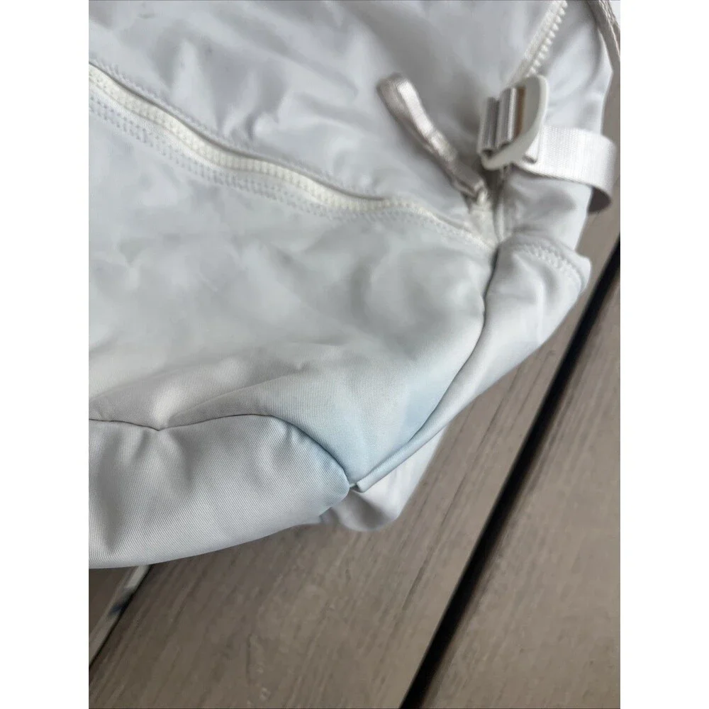 LULULEMON Fast Track Bag 2.0 10L Convertible Crossbody Backpack White Colored